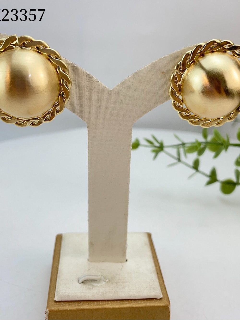 Gold Rope-Edge Button Earrings - Unbranded